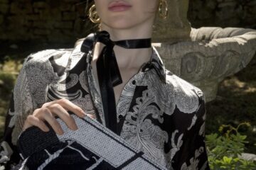 Torba iz kolekcije Iva Tuđa – vibrantne boje Mediterana