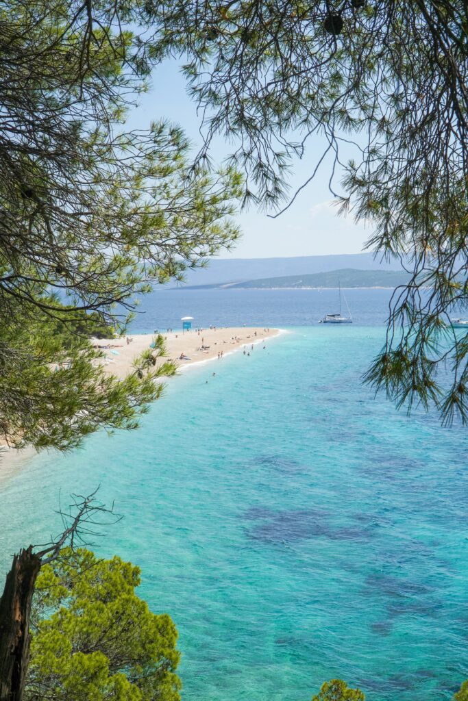Zlatni rat Brač – jedinstveni prirodni fenomen koji mijenja oblik
