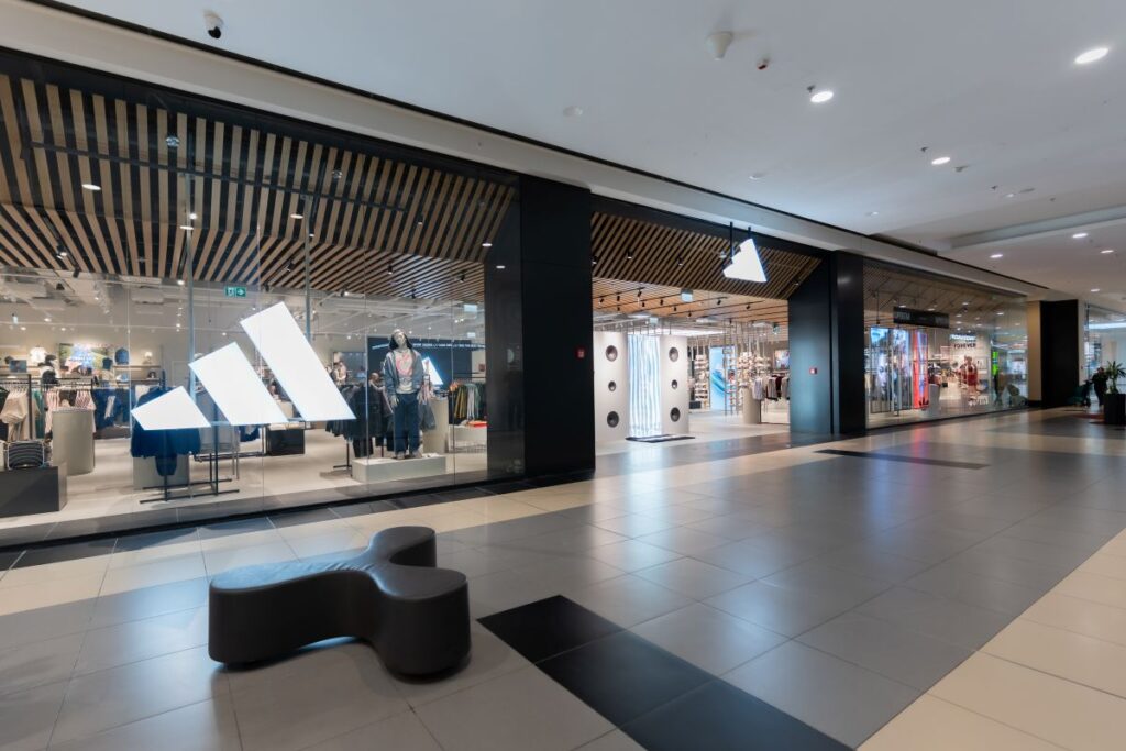 adidas otvorio najveći brand concept store u regiji, novi adidas store u Arena Centru u Zagrebu, adidas trgovina u Zagrebu s konceptom sporta i lifestylea, gdje se nalazi novi adidas store u Zagrebu, adidas Arena Centar radno vrijeme, adidas Originals kolekcija u Zagrebu, ADIDAS x MERCEDES AMG PETRONAS Formula 1 kolekcija Zagreb, službeni dresovi hrvatske košarkaške reprezentacije adidas, najveći adidas brand concept store u jugoistočnoj Europi, adidas Home of Sport instalacija Zagreb