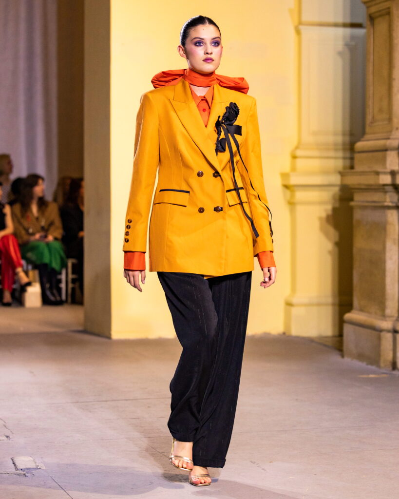 Robert Sever predstavio kolekciju Arete u Oktogonu, nova kolekcija Roberta Severa za proljeće/ljeto 2026, modna revija Robert Sever Nacionalni muzej moderne umjetnosti, kolekcija Arete spoj mode glazbe i performansa, Robert Sever Arete 60 lookova, poznata lica na reviji Roberta Severa, Oktogon bio kulisa za novu kolekciju Roberta Severa, suvremena elegancija u novoj kolekciji Roberta Severa boutique.hr