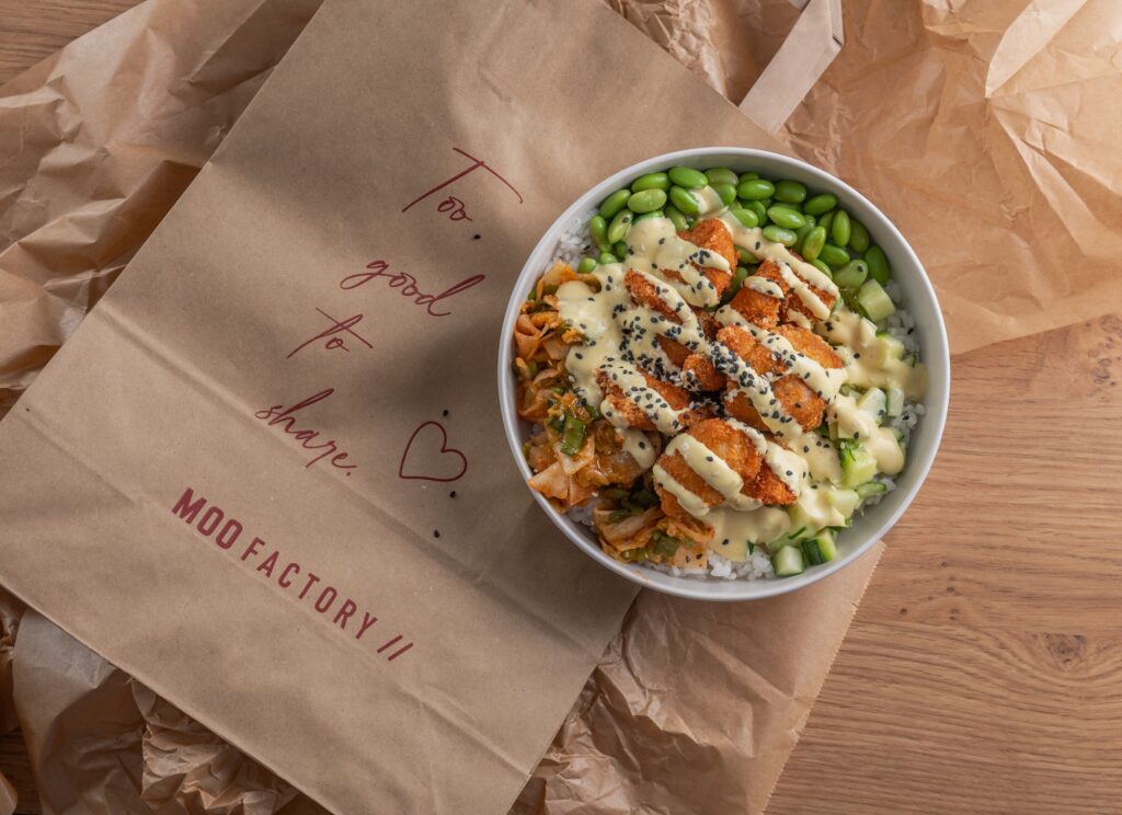 Moo Factory u Kaštel Kambelovcu novi je street food spot ekipe iza Sexy Cowa, s pita sendvičima, robata grillom, rice bowlom i azijskim okusima.