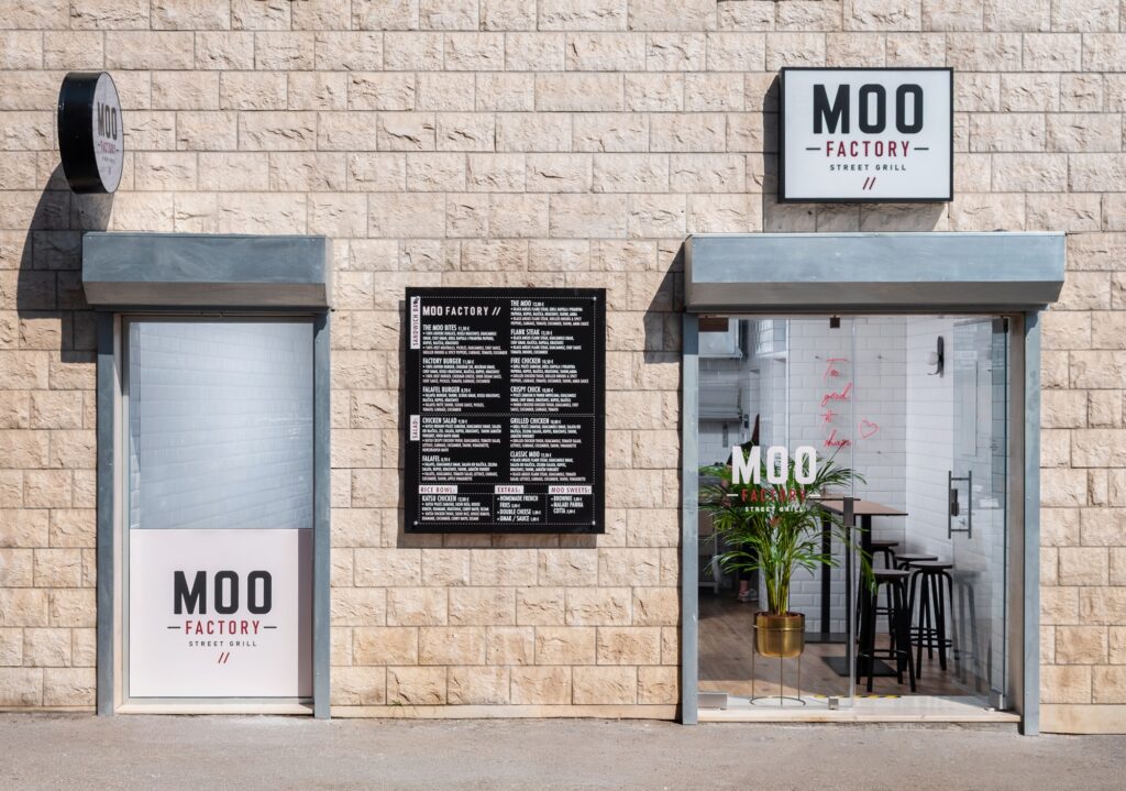 Moo Factory u Kaštel Kambelovcu novi je street food spot ekipe iza Sexy Cowa, s pita sendvičima, robata grillom, rice bowlom i azijskim okusima.