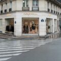 Zadig&Voltaire otvorio je novi butik u Parizu, na adresi 64 rue de Rennes. Zavirite u elegantan interijer koji spaja modu, umjetnost i pariški stil.